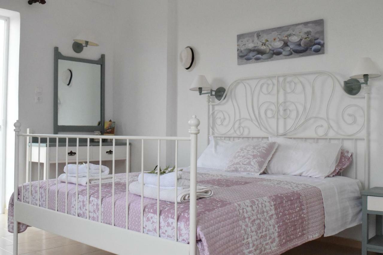 Romantic Apartment Adelianos Kampos Exterior photo